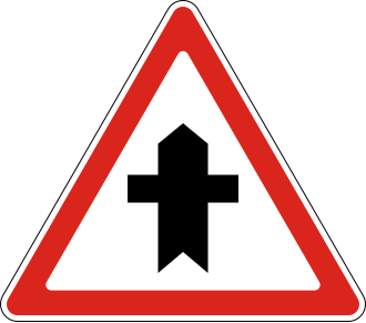 Дорожній знак 1.22 — Перехрещення з другорядною дорогою